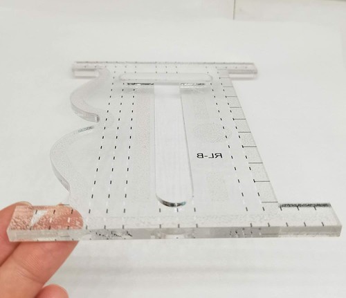 La regla de acolchado es una herramienta de acolchado curvilínea recta con un centro recortado - Imagen 5 de 5