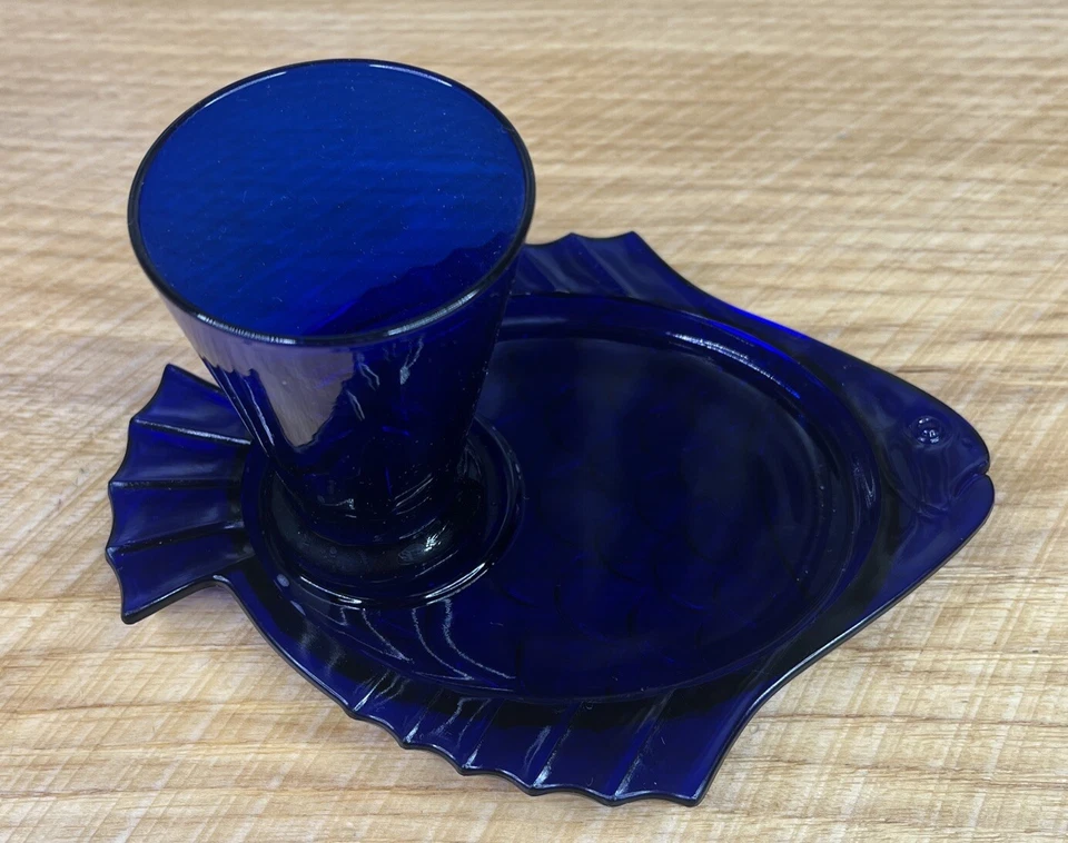 2 platos de aperitivo de pescado de vidrio azul de colección plato para servir bandeja de cóctel taza de inmersión Foto 2 de 4