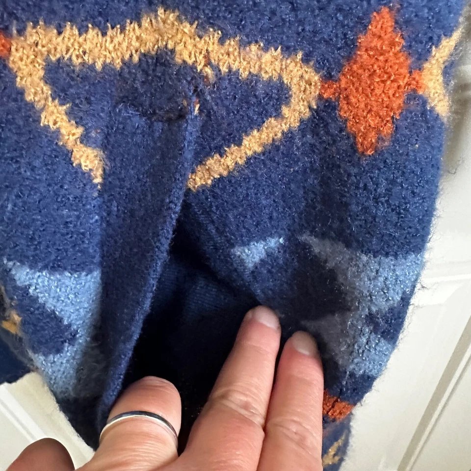 Cárdigan con Capucha Denim & Co. Estampado Azteca Bolsillos Botón Delantero Grande Foto 4 de 4