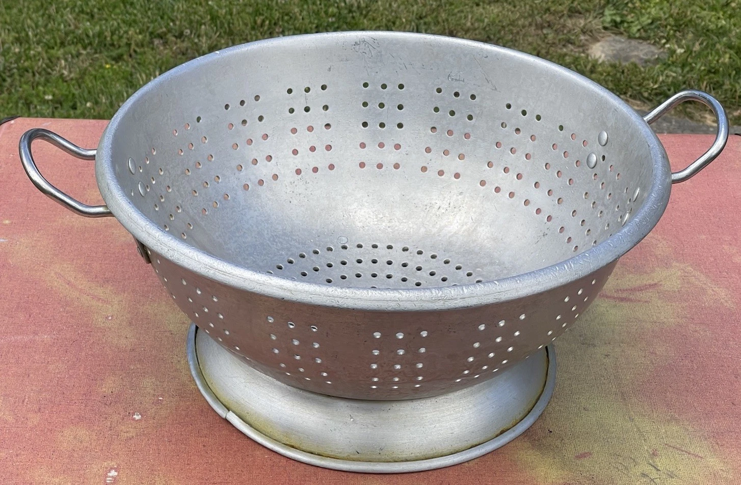 VINTAGE COMMERCIAL ALUMINUM COLANDER STRAINER 16"