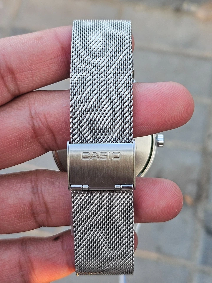 Casio MTP-RS105M-7BVDF Solar Powered Men's Watch Silver Mesh Band 50M Water Resi - Image 4 of 4