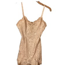 Victoria's Secret Ivory Lace Sheer Full Slip Adjustable Straps Floral Size M