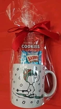 Zrike Brands Peanuts Skiing Snoopy Christmas Mug And Cookie Gift Set