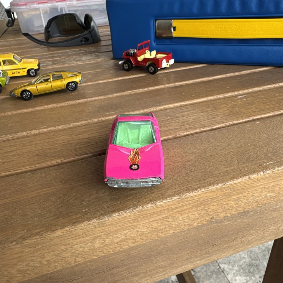 Matchbox Superfast Vauxhall Guildsman - Rosa - De colección 1971 Lesney No.40 Foto 2 de 4