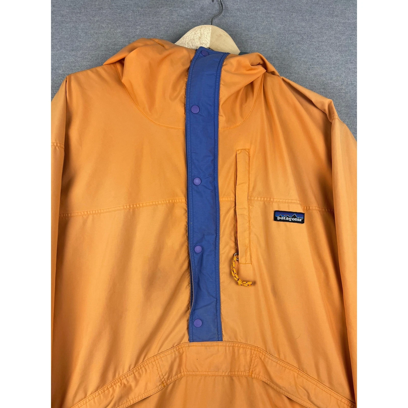 Patagonia Vintage Anorak Jacket Mens Large Orange Blue Hooded Shell Pullover