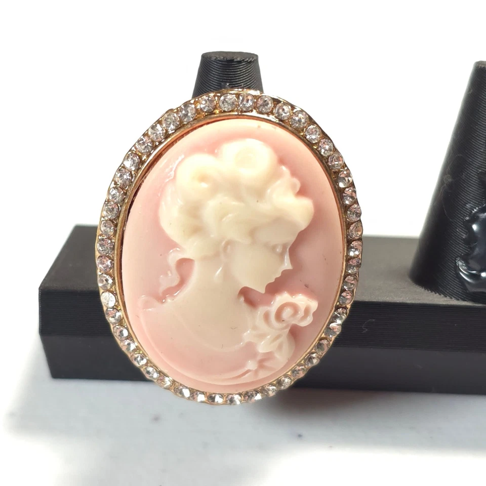 Unsigned Plastic Cameo Ring Gold-Tone Costume Jewelry Size 5.25 Statement - Image 2 of 4