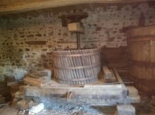pressoir ancien en chêne complet  + 2 Futs 