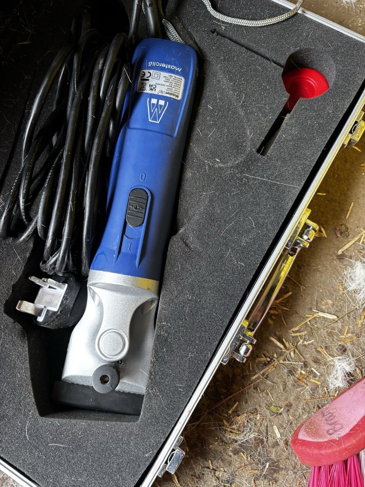 Masterclip Hunter 200W Horse Clipper Blue 5060207018234 eBay