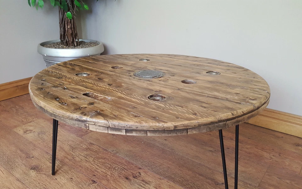 Großer industrieller runder Couchtisch mit Kabeltrommel aus Holz - Bild 2 von 4