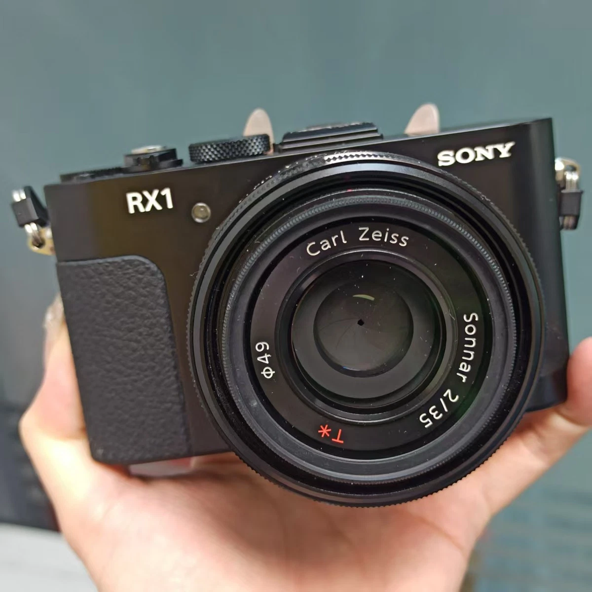 Sony DSC-RX1 Cyber-shot Less than 3x Optical Zoom Digital Cameras