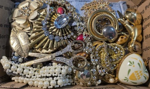 2 Lb Costume Jewelry VTG Modern Craft Junk Lot Wearable Untested Lot 28