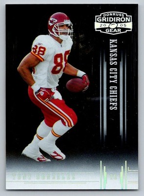 2005 Donruss Gridiron Gear Silver Holofoil  Tony Gonzalez 97 065/250