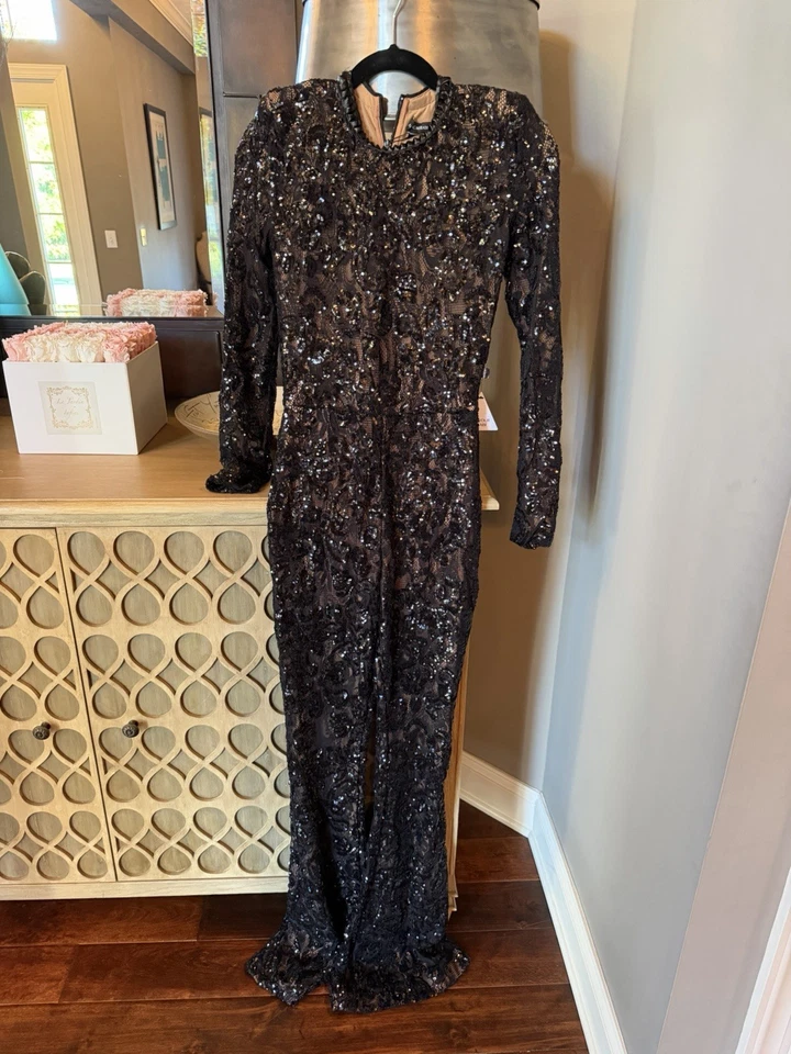 Macacão Nadine Merabi Bella preto renda floral manga longa tamanho P sem cinto - Imagem 4 de 4