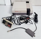 D-935 VINTAGE 1980'S UNTESTED NINTENDO NES CONSOLE BUNDLE-CONTROLLERS, +!