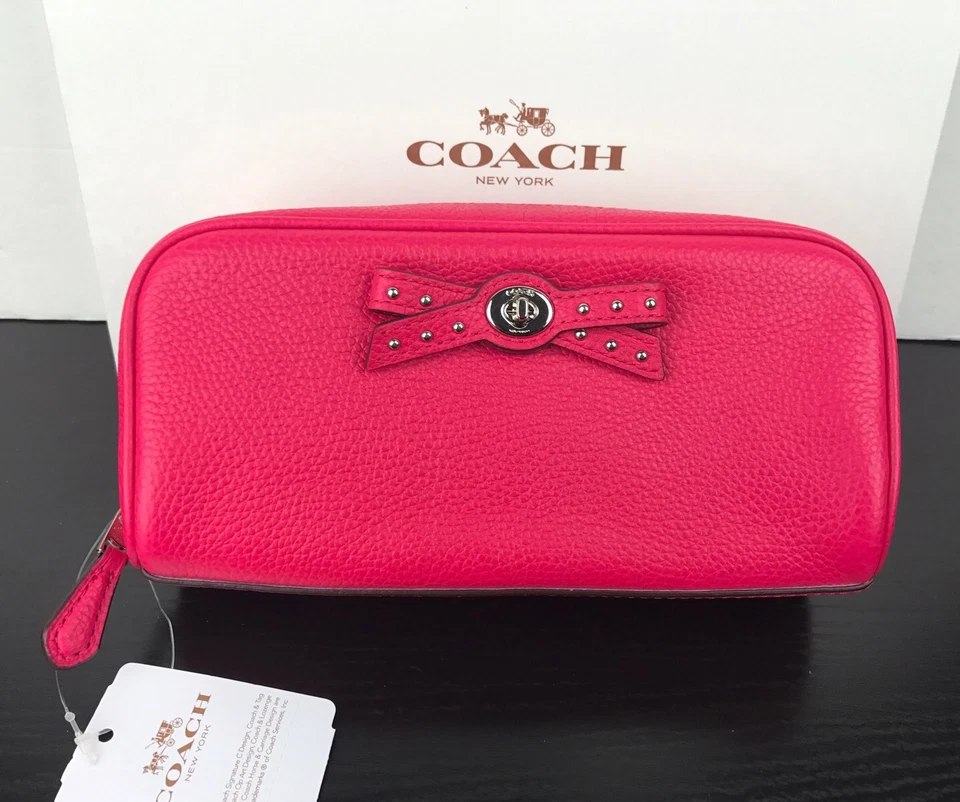 NUEVO CON ETIQUETAS COACH Estuche Bolsa de Maquillaje Cosmético en Cuero Granulado Cruzado Rubí Rosa Caliente