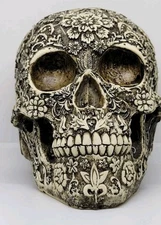 DECORATIVE SKULL FROM MEXICO FLORAL PATTERNS  BEAUTIFUL UNIQUE OFFICE DECOR 🔥🌹