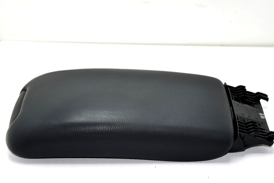 💎 2006-2007 Mercedes W203 C230 Black Front Center Console Armrest Door Lid OEM - Image 3 of 4