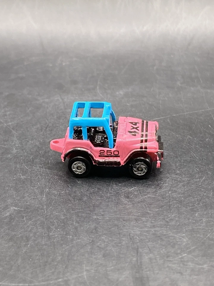 Carro de brinquedo colecionável Micro Machines Galoob Jeep Ver 1 rosa/azulado #250 4x4 - Imagem 3 de 4
