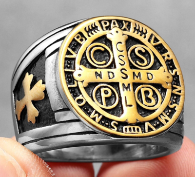 Anello con croce e medaglia di San Benedetto, anello protettivo da uomo, anelli di protezione, anelli demoniaci, talismano sacro, San Benedetto, talismano protettivo - Italia