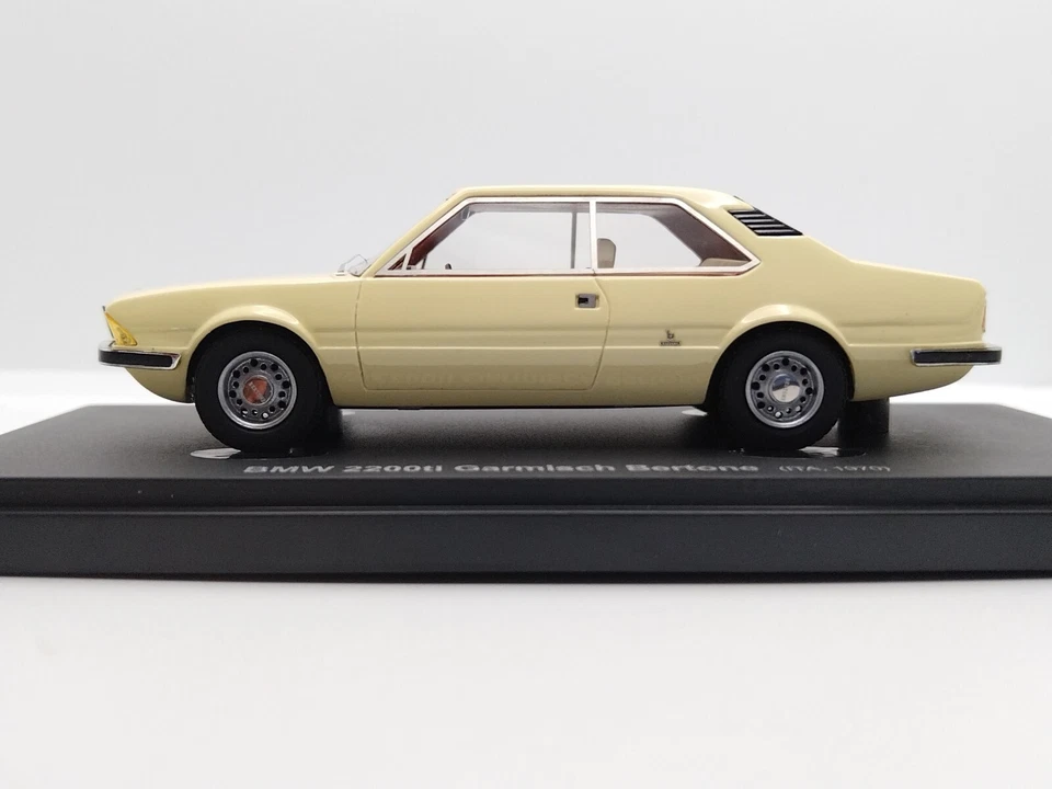Autocult Avenue 43 1/43 BMW 2200ti Garmisch Bertone. Very Rare. - Image 3 of 4