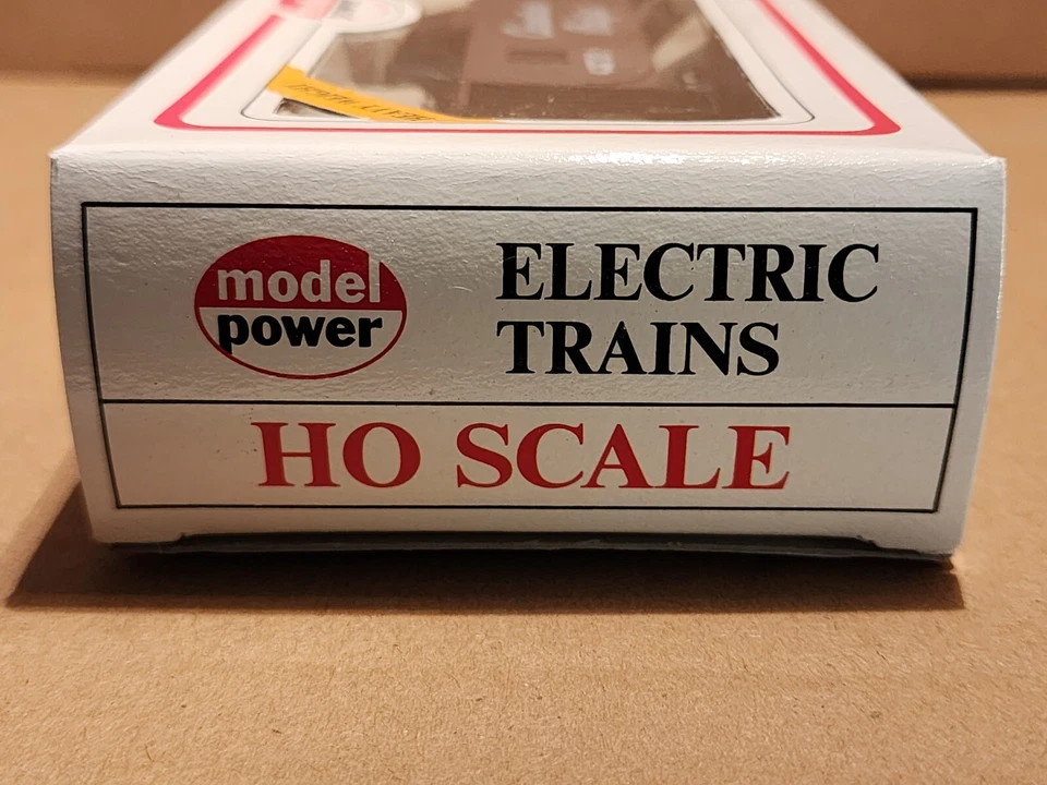 BRAND NEW IN ORIG BOX: HO HEAVYWEIGHT 9147 CP (CANADIAN PACIFIC) 437111 CABOOSE - Image 4 of 4