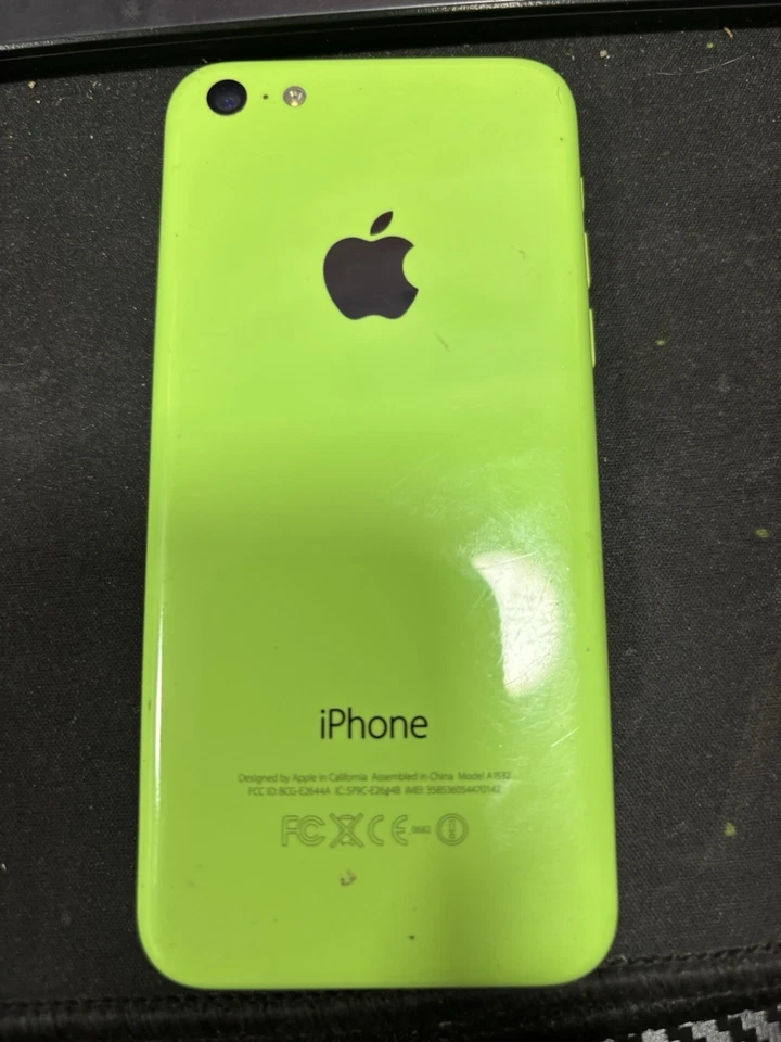 Apple iPhone 5c Green 16GB Smartphone - Image 2 of 2