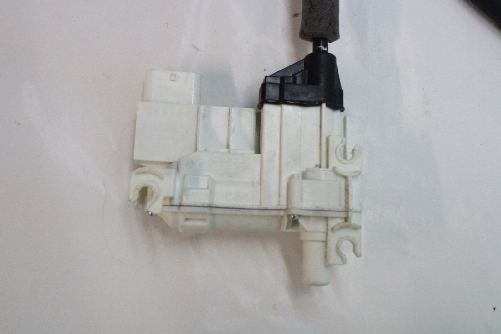 2022 MASERATI LEVANTE MODENA FRONT RIGHT DOOR LOCK LATCH ACTUATOR OEM 2017-2024