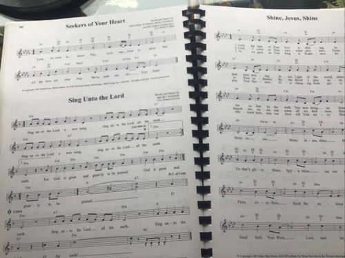 PRAISE AND WORSHIP SONGBOOK -ORIGINAL EDITION: By Hal Leonard Corp Spiral Bound - Picture 9 of 11