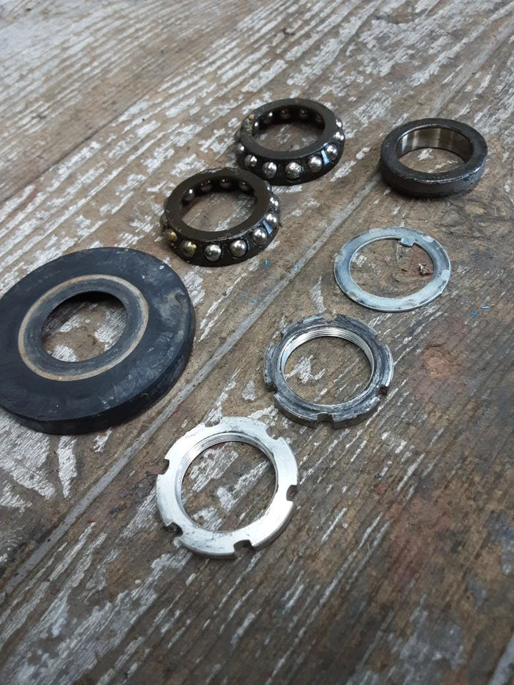 2000 00 97-00 Suzuki GSXR600 GSX-R600 vástago de dirección delantera rodamientos tuercas herrajes Foto 4 de 4