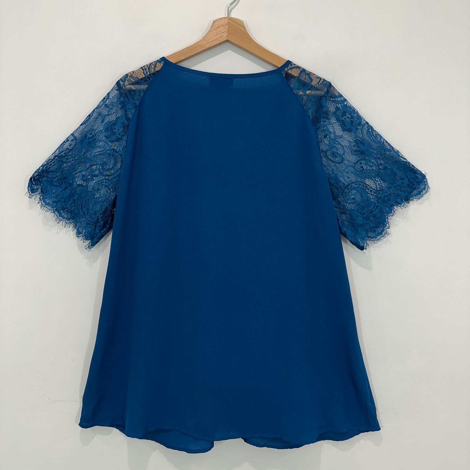 City Chic Top Women S (AU 16) Blue Zip Front Blouse Lace Short Sleeve Ring Pull image 2
