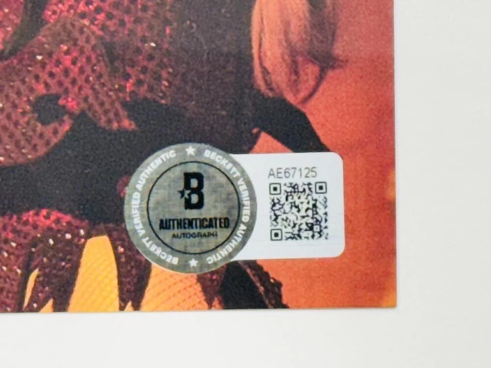 TAYLOR SWIFT SIGNED THE LIFE OF A SHOWGIRL FRAMED CD DISPLAY BECKETT HOLO K25 - Image 3 of 3