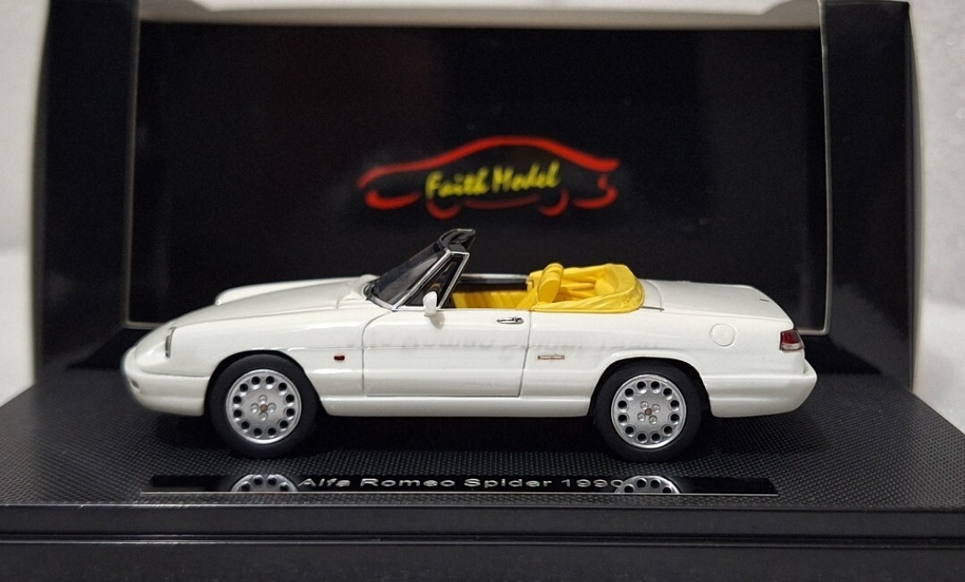 Miniature Alfa Romeo Spider Ultima Série IV 1990 - Milenarose 1/43
