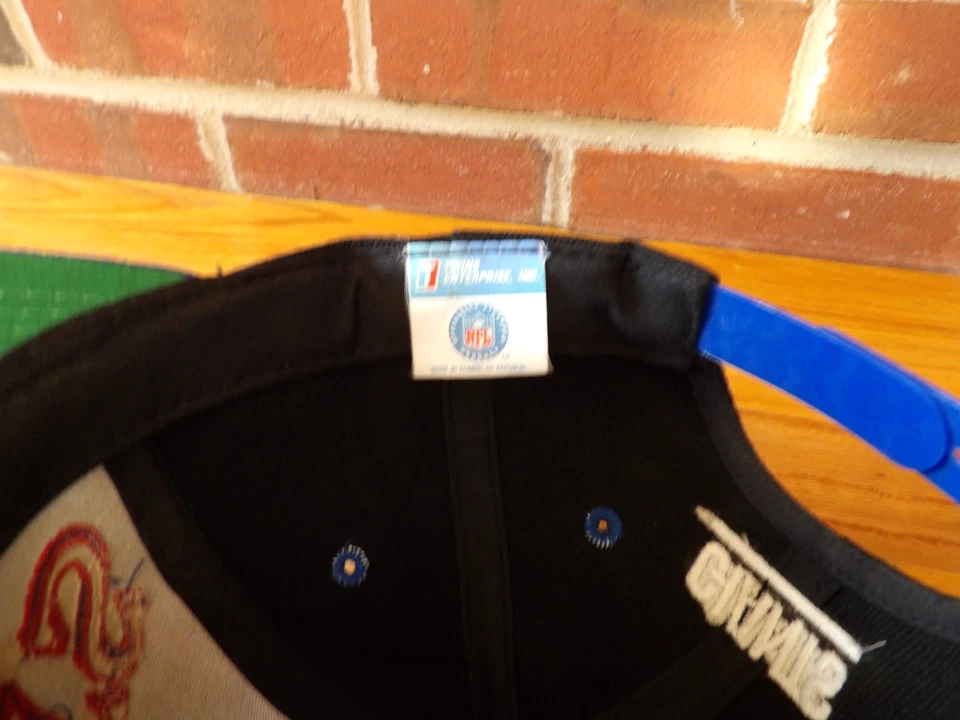 CHAPÉU SNAPBACK VINTAGE TWINS ENTERPRISE NFL NEW YORK GIANTS PRETO OSFA - Imagem 3 de 4