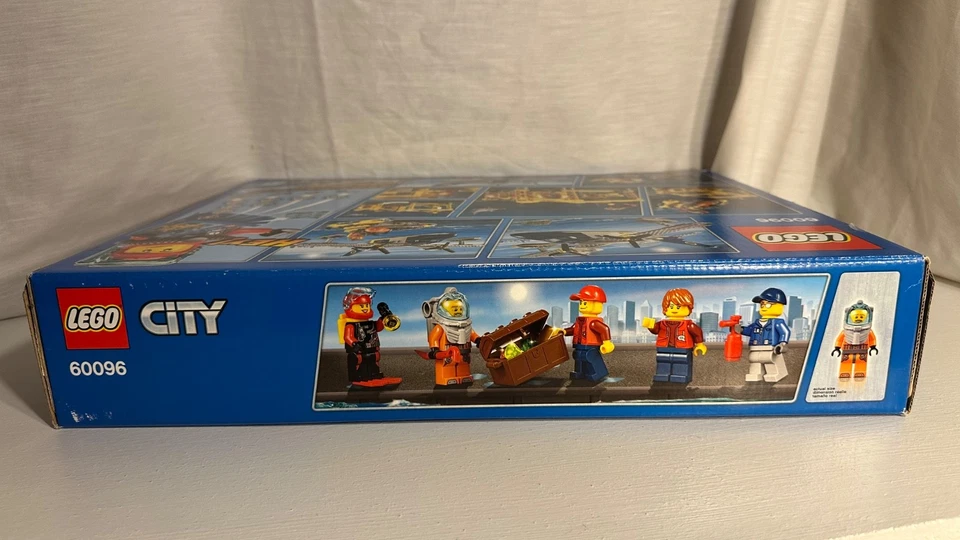 LEGO City: Deep Sea Operation Base (60096) New Sealed Free Shipping Retired!!!!! - Image 3 of 4