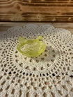 HEN ON NEST HON FENTON GLASS MINI Vaseline Yellow GLOWS