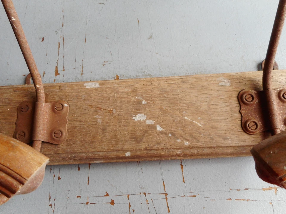 Porte manteau ancien bois et métal 2 patères Décoration Vintage bonne etat - Photo 4/4
