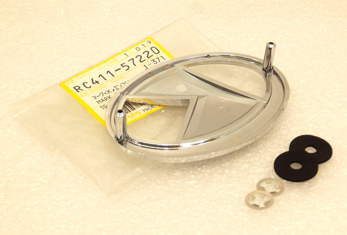 RC41157220 Emblem & Fixings Fits Kubota 