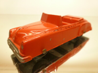 TOOTSIETOY OLDSMOBILE 88 CONVERTIBLE 1949 - RED 1:43? - GOOD CONDITION - 483