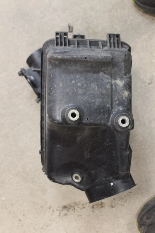 Limpiador de carcasa de caja de aire de admisión Toyota Solara V6 1999-2003 Foto 4 de 4