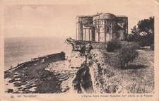 17 TALMONT SUR GIRONDE L EGLISE SAINTE RADEGONDE