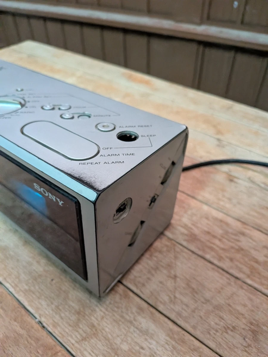 Radio despertador vintage Sony Digimatic ICF-C16W AM/FM años 80