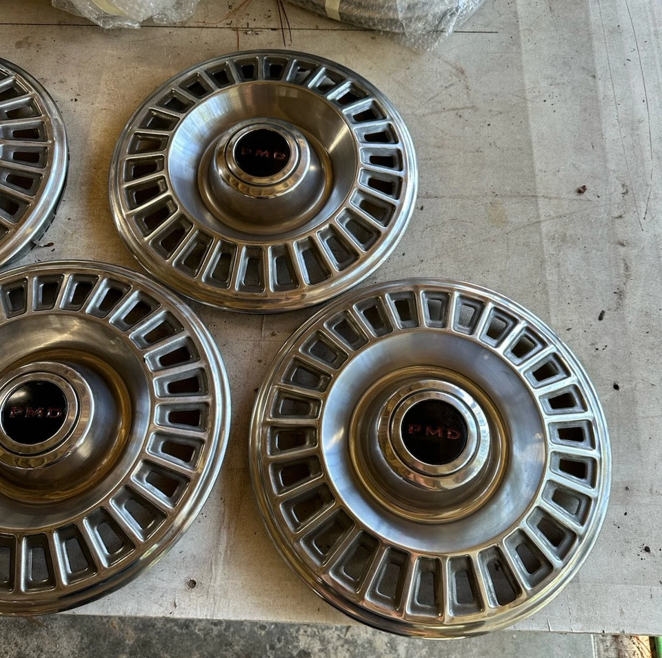 Juego 4-1967 1968 Pontiac Firebird, Lemans Bonneville 14" Tapacubos Bonito Foto 3 de 4