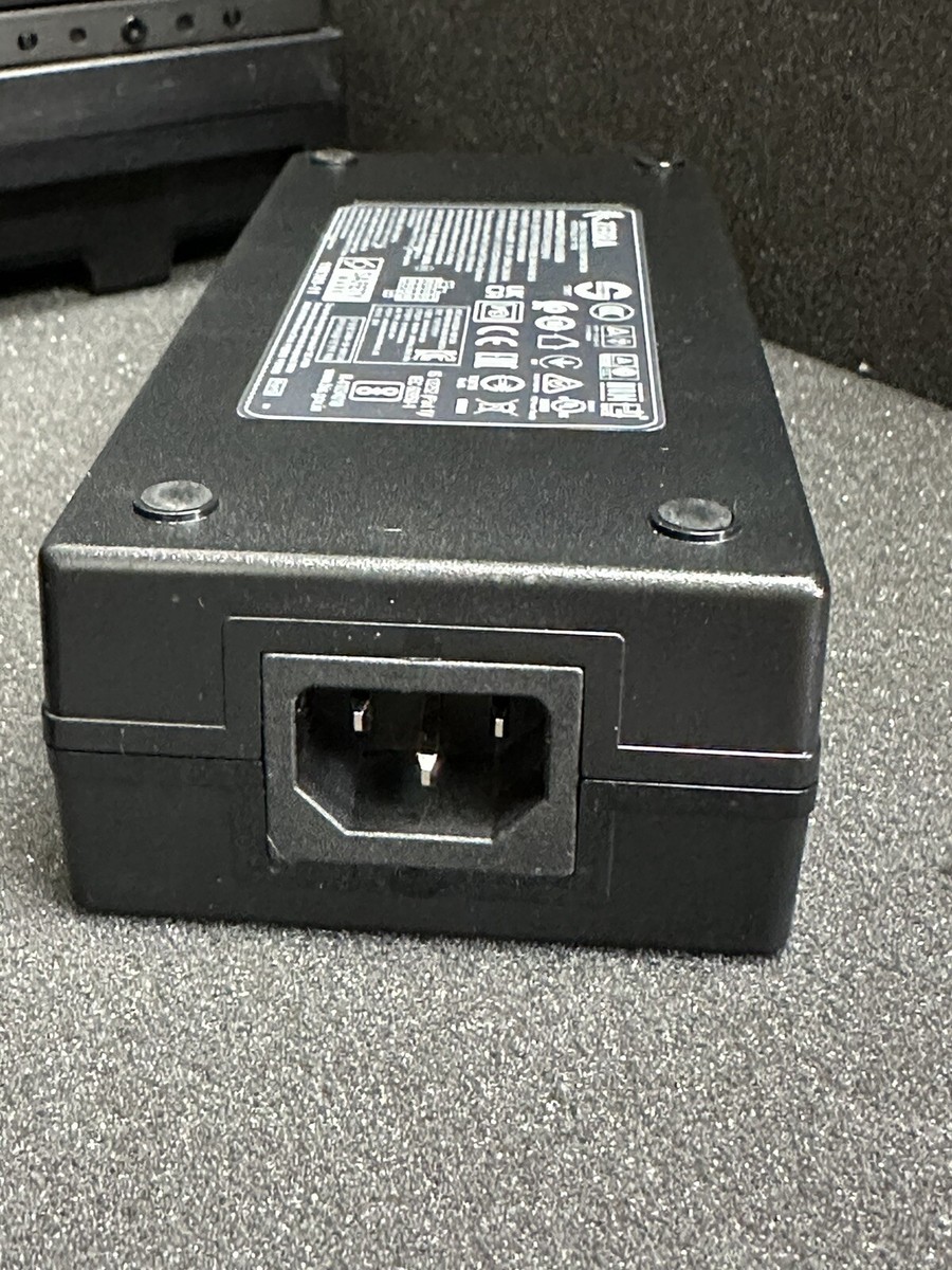 ZEBRA CHARGER SHARECRADLE for RS5100 CRD-RS51-20SCHG-01 20-SLOT w