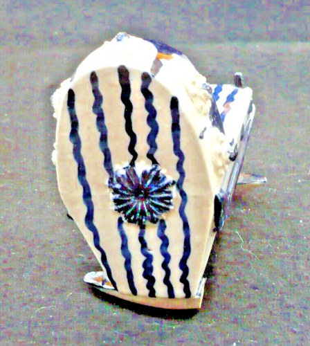 WILFRED GIBSON CORNISH STUDIO POTTERY BABY IN ROCKING CRADLE BLUE & WHITE - Picture 4 of 7