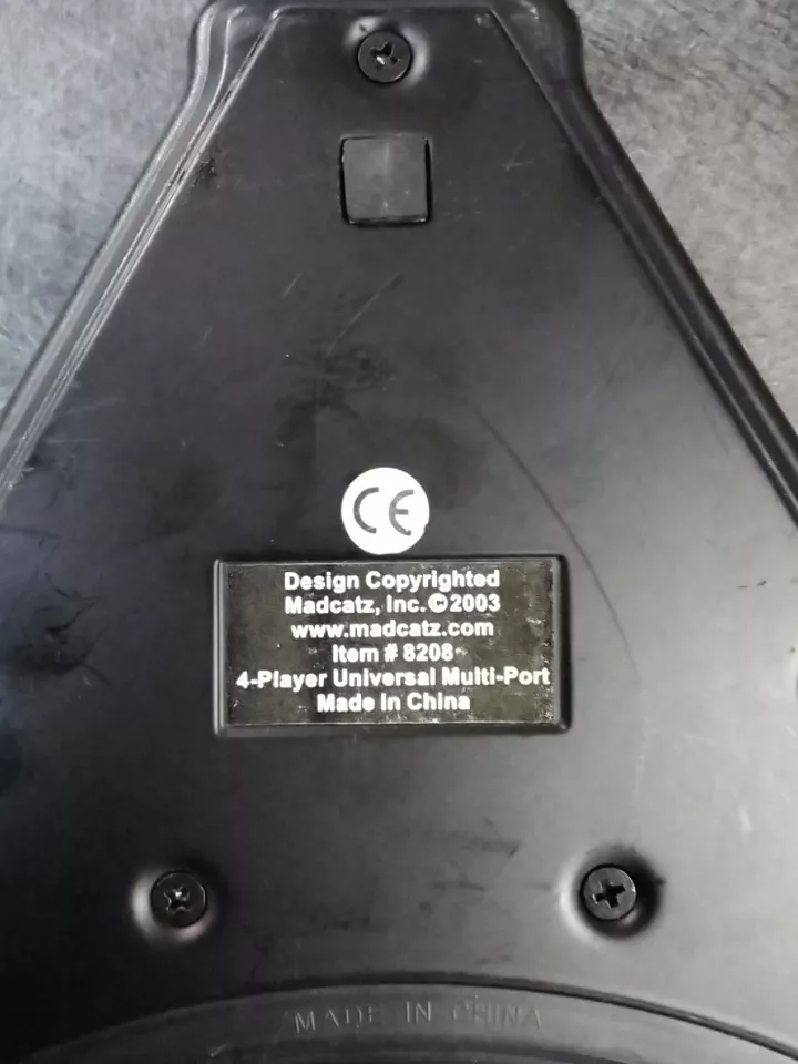 MadCatz 4-Player Universal Multi-Port System for PS1/PS2 - Image 4 of 4