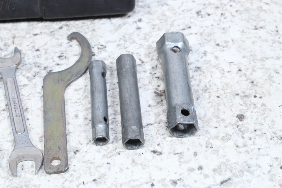 Kit de herramientas Ski-Doo Summit X 670 1998 caja 529027900 Foto 3 de 4