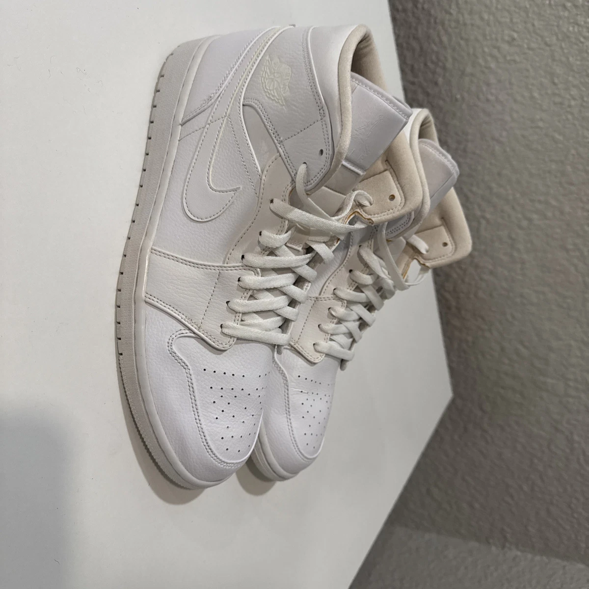 Jordan 1 Retro Mid White Platinum - огромный выбор по лучшим ценам