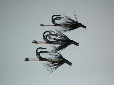 Lachs/Sitzforellenfliegen - 3 Gold Pennell blau gebunden auf Mustad Gr. 10 Doppelhaken