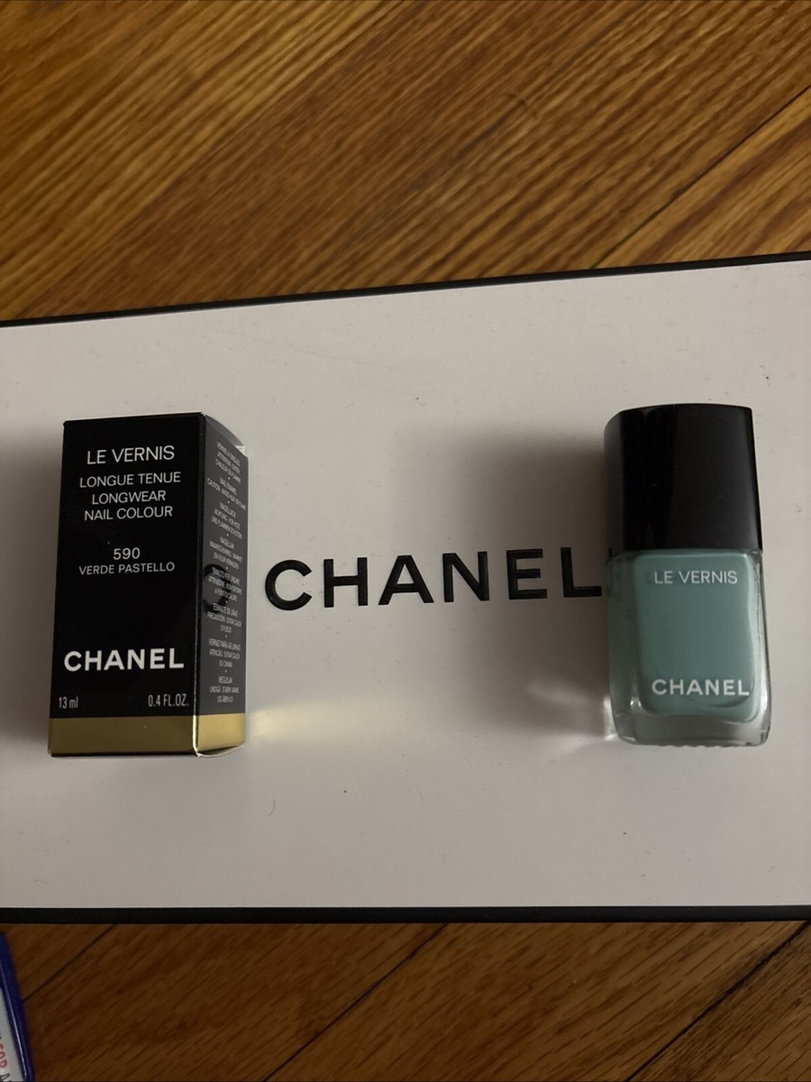 Chanel LE VERNIS VERDE PASTELLO 590 Longwear Nail Colour. NIB VHTF