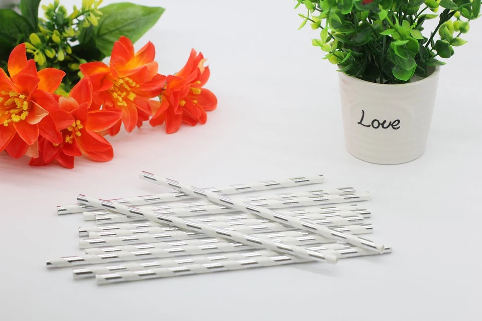 Pajitas de papel metálicas plateadas a rayas para fiesta de boda de San Valentín  Foto 2 de 4